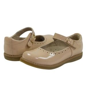 Footmates/TBBC Ella Marie Mary Jane. Newport Nude Patent. 12 US. New in box.